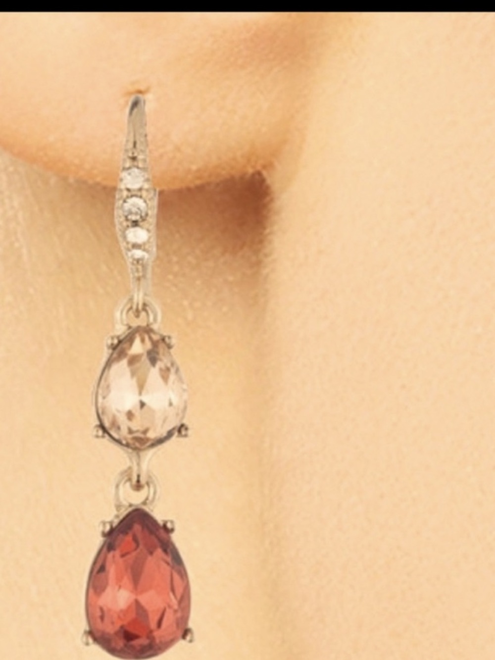NEW Authentic Givenchy Gold
Teardrops earrings - Picture 4 of 10